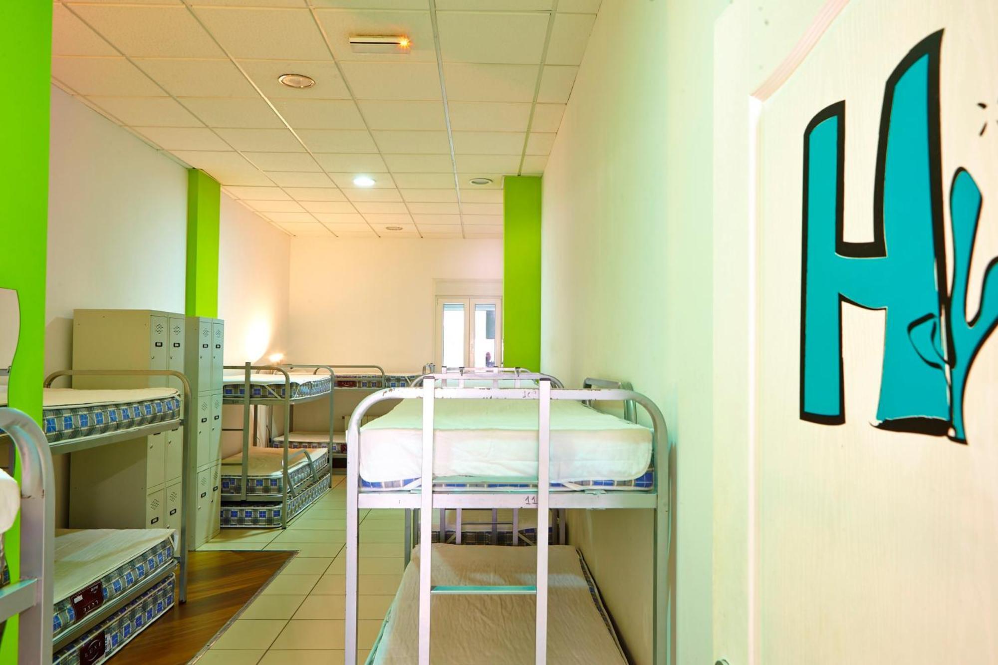 Pil Pil Hostel Билбао Стая снимка