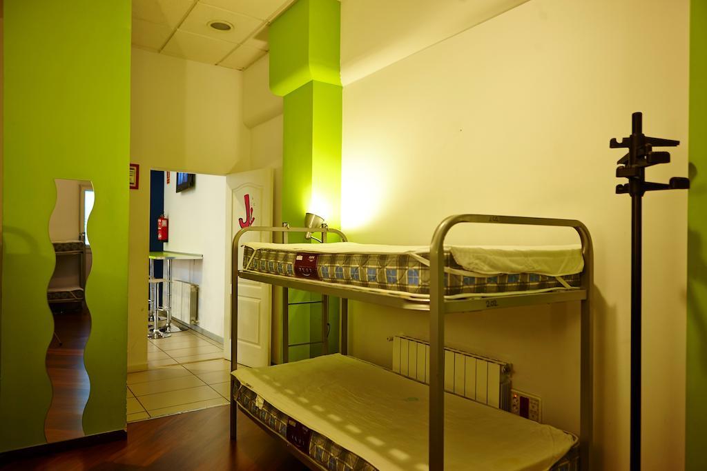Pil Pil Hostel Билбао Стая снимка