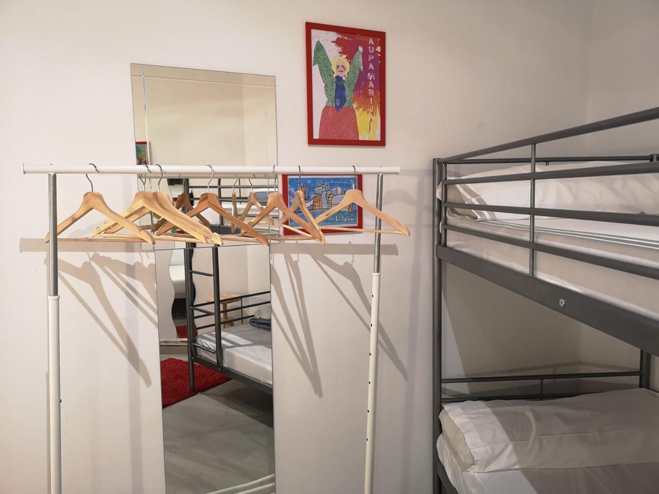 Pil Pil Hostel Билбао Екстериор снимка